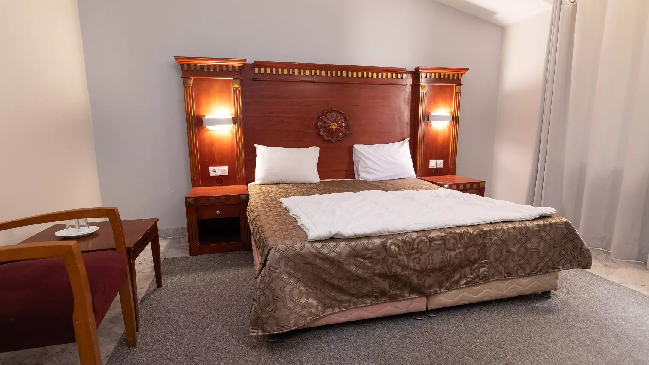 هتل ارم سه و چهار ستاره  کیش